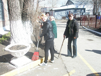 В ГКУ СО «Тольяттинский социальный приют» проведен субботник по наведению чистоты и порядка на территории и в помещениях приюта