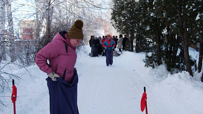Традиционный Русский бег в мешках